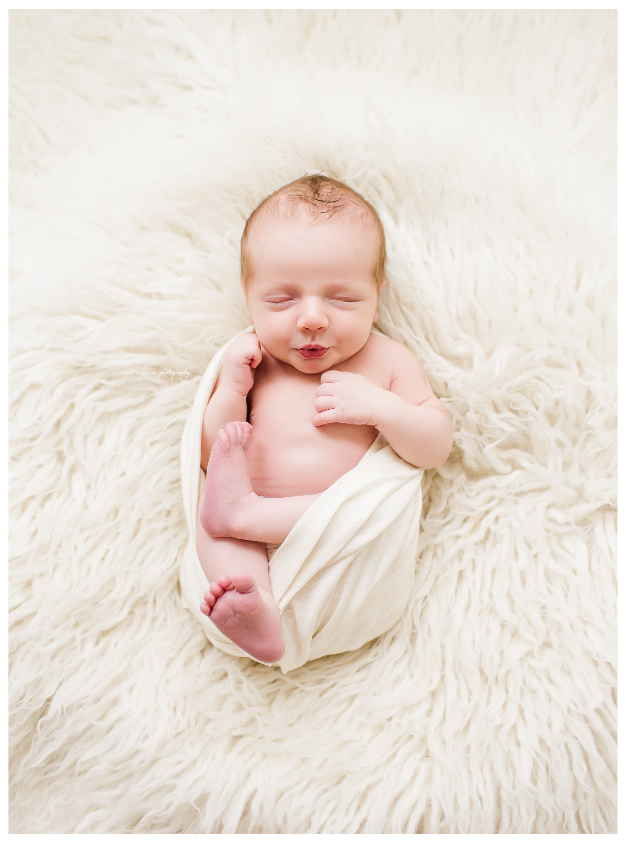 Winter Freire Photography | Newborn Photography Session | Sweet Pure Organic Newborn Portraits | Dayton, Ohio Newborn Photography | Natural Light | Fine Art Newborn Photography | Dayton, Ohio Newborn Photographer | Fine Art Newborn Photographer