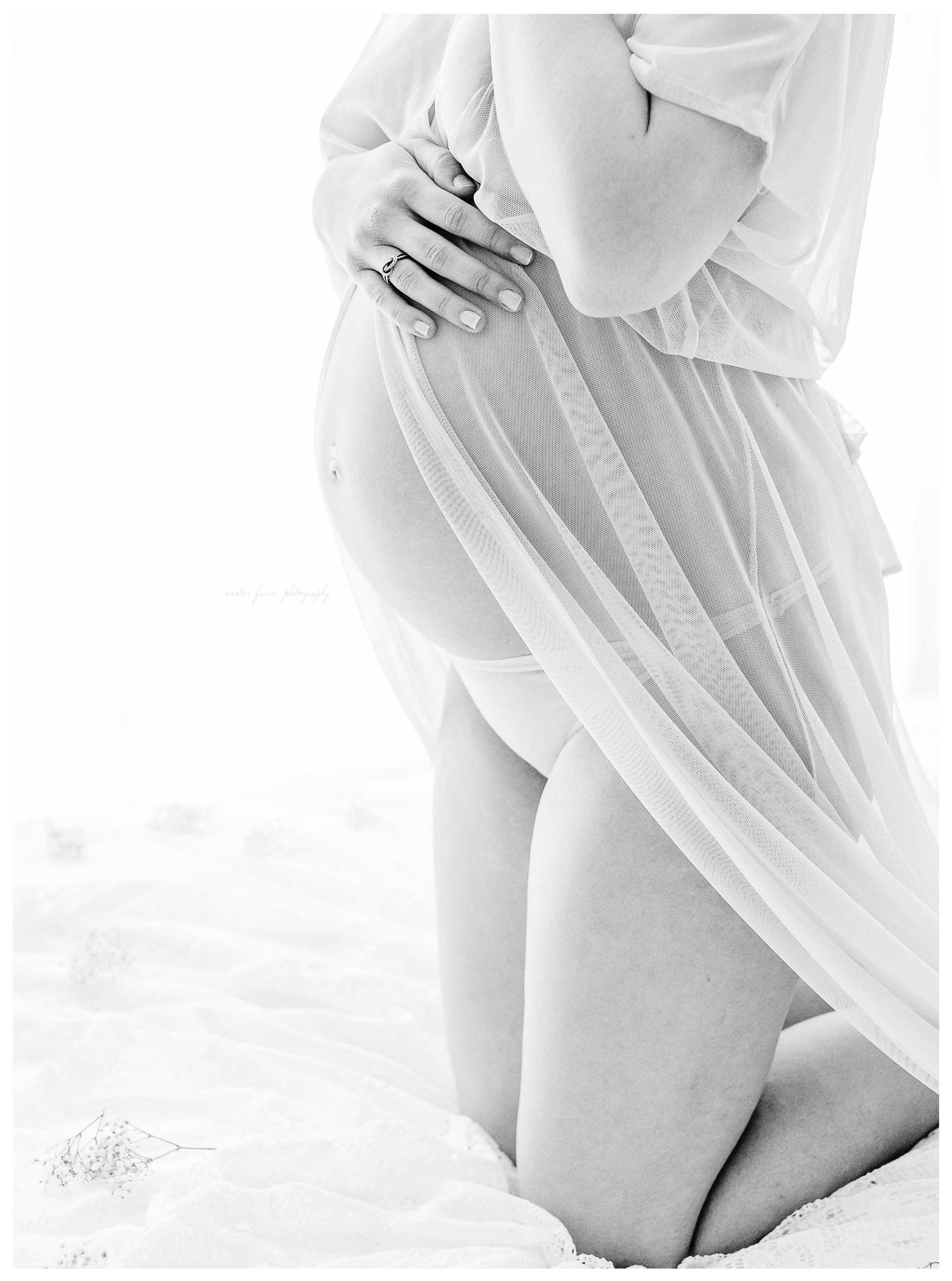 Winter Freire Photography | Dayton, Ohio Photography | Dayton, Ohio Maternity Photographer | Maternity Photography | Fine Art Photography | Lifestyle Maternity Session | Elegant Timeless Organic Portraits | Maternity Session