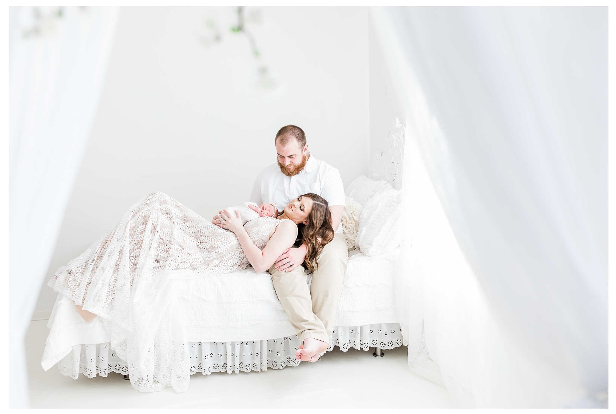 Winter Freire Photography | Newborn Photographer Dayton, Ohio | Elegant Organic TImeless Portraits | Natural Light Newborn Photography | Ohio Lifestyle Family Photographer