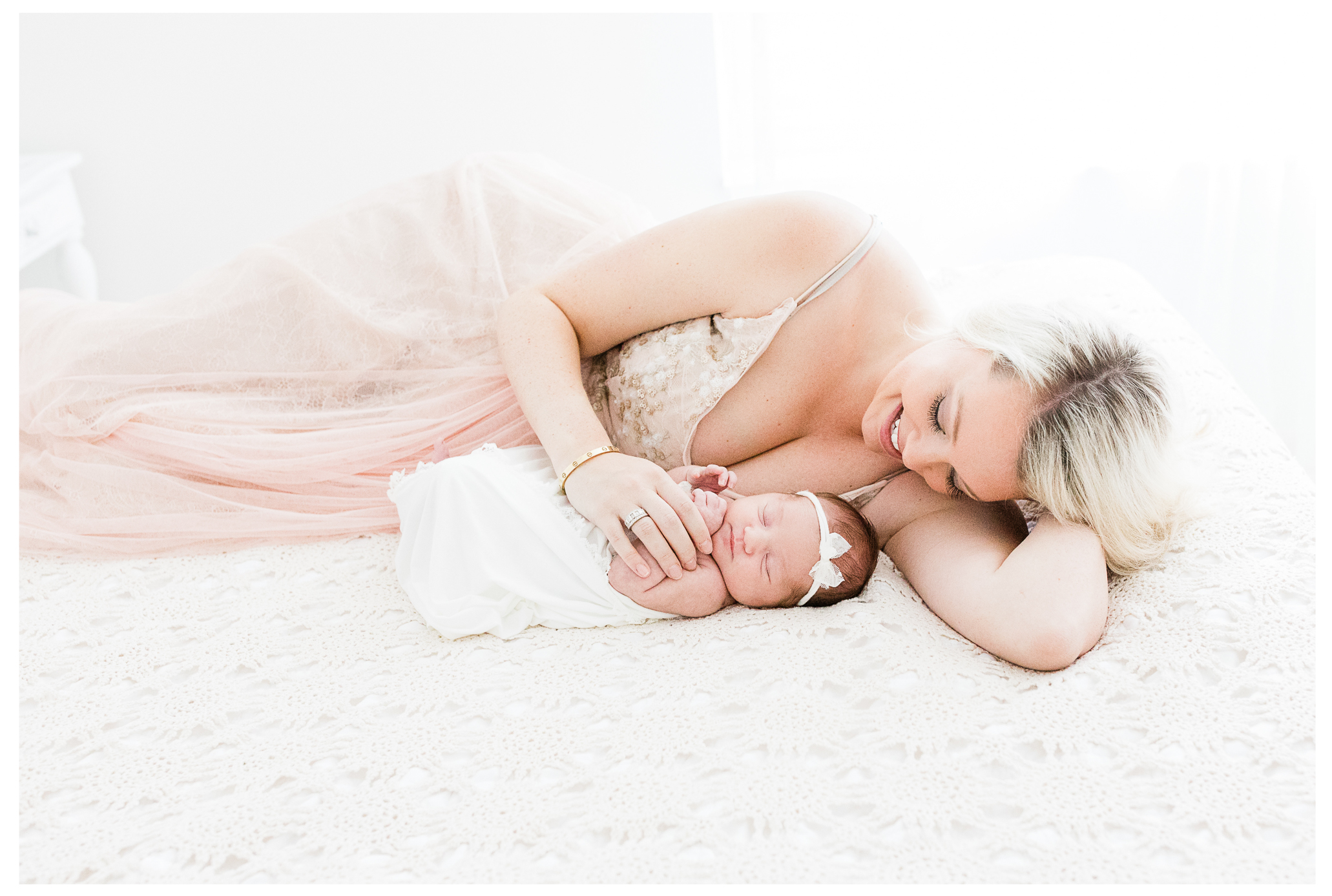 Winter Freire Photography | Newborn Photographer Dayton, Ohio | Elegant Organic TImeless Portraits | Natural Light Newborn Photography | Ohio Lifestyle Family Photographer