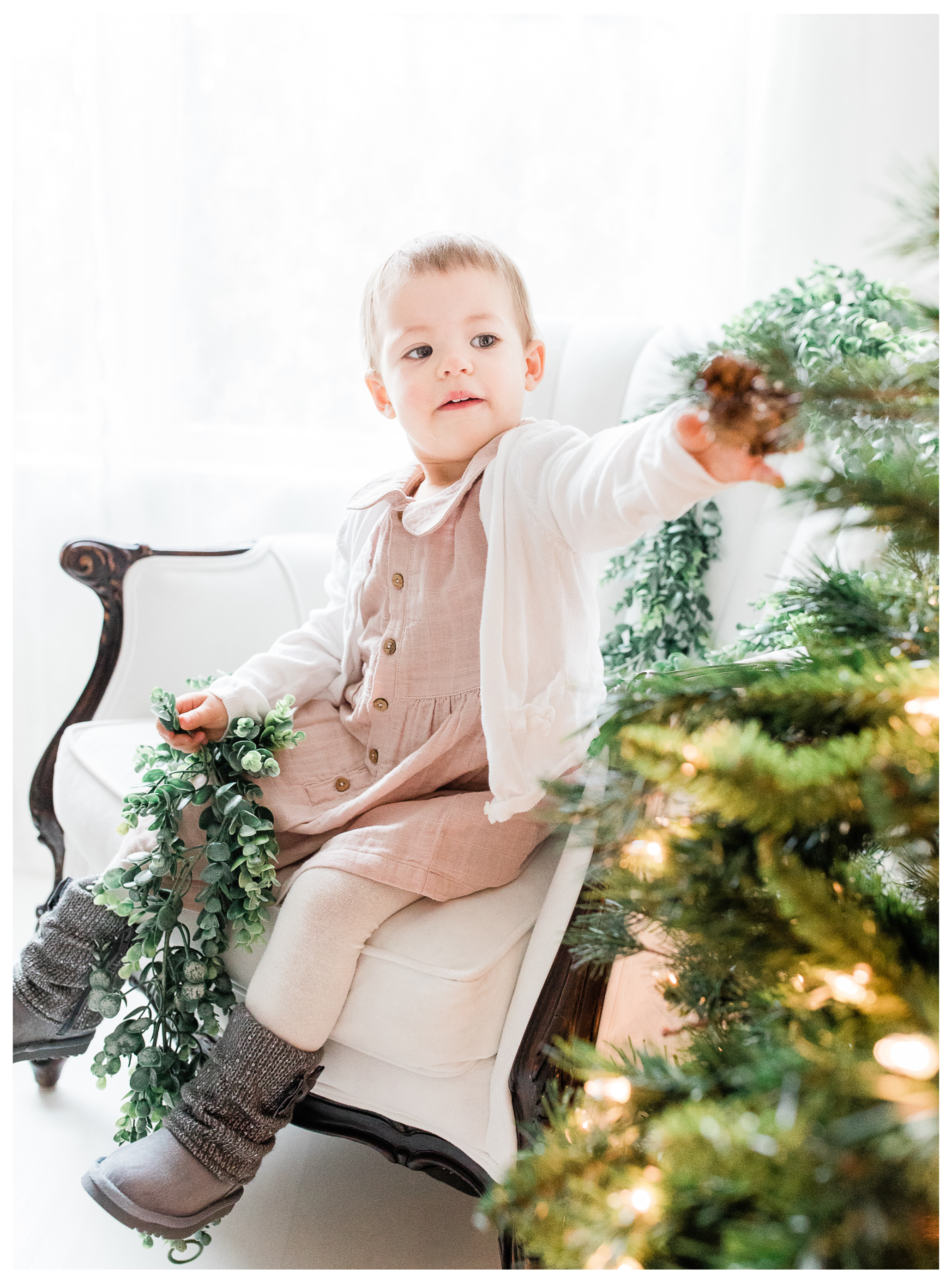 Winter Freire Photography | Elegant Organic Timeless Portraiture | Natural Light Lifestyle Studio Photographer | Holiday Family Session Dayton, Ohio