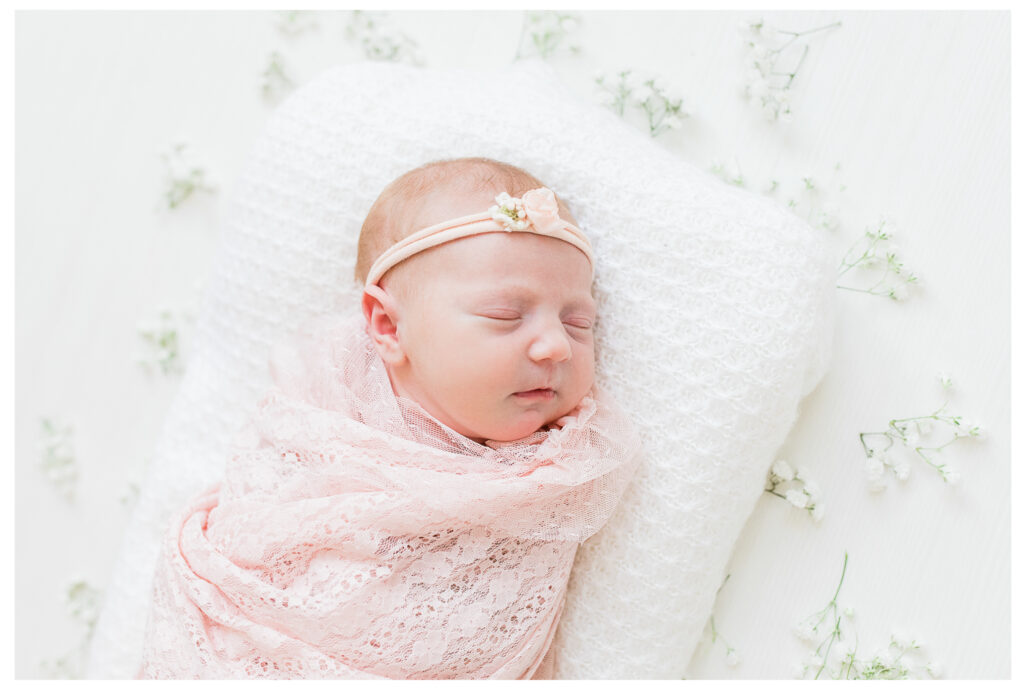 Winter Freire Photography | Dayton, Ohio Photography | Dayton, Ohio Newborn Photographer | Newborn Photography | Fine Art Photography | Lifestyle Newborn Session | Sweet Pure Organic Portraits | Family Newborn Session