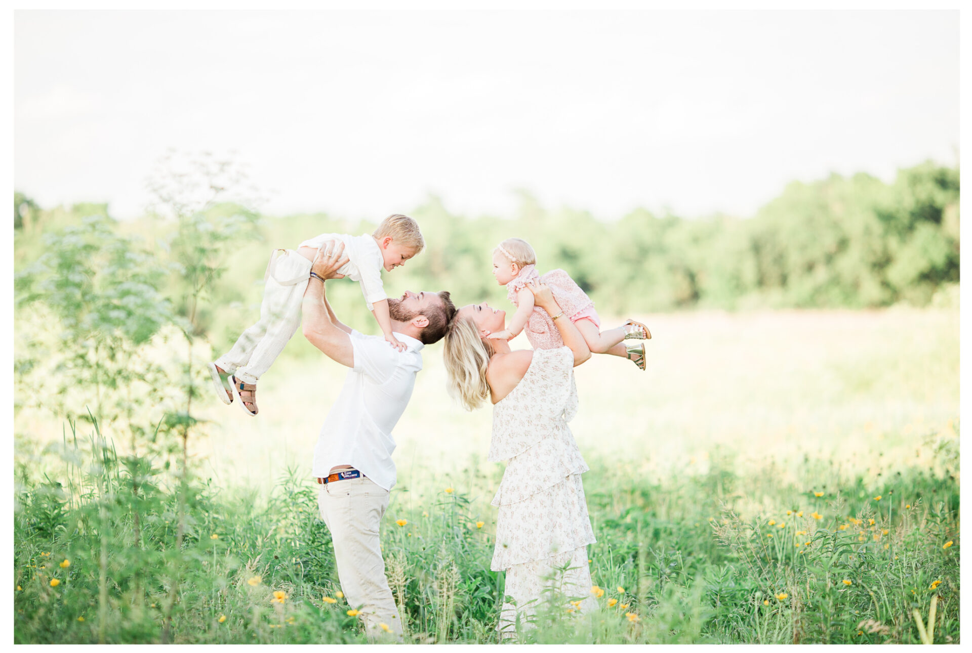 Cincinnati, Ohio Family Photographer | Wildflower Field Family Photographer | Organic Portrait Photography | Winter Freire Photography | Baby + Child Milestone Photographer Ohio